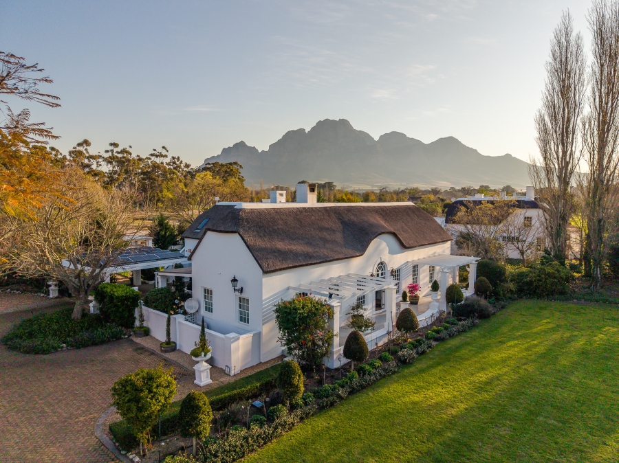 3 Bedroom Property for Sale in Deltacrest Western Cape